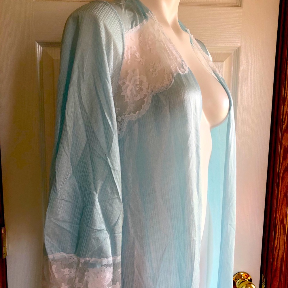 Vintage Miss Elaine Blue Peignoir Robe